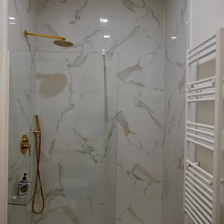 דירה Amplio A 5 Min De San Luis, Luminoso Y Comodo סביליה