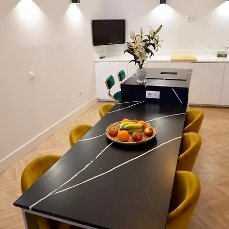 Amplio A 5 Min De San Luis, Luminoso Y Comodo