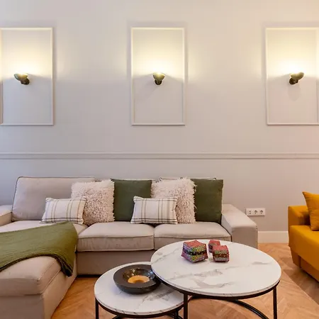 Amplio A 5 Min De San Luis, Luminoso Y Comodo סביליה