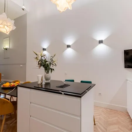 Amplio A 5 Min De San Luis, Luminoso Y Comodo