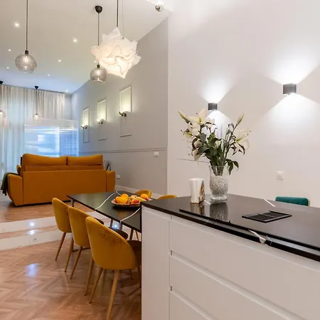 Amplio A 5 Min De San Luis, Luminoso Y Comodo