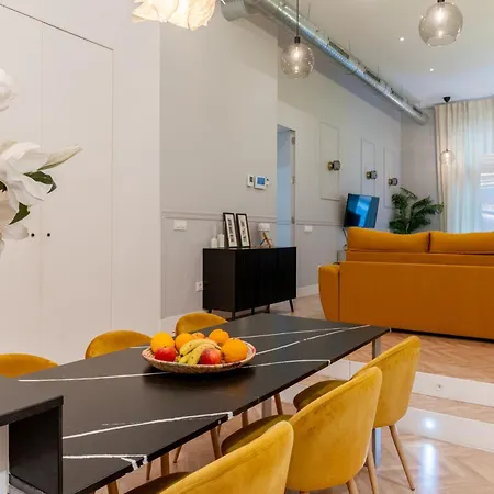 Amplio A 5 Min De San Luis, Luminoso Y Comodo סביליה