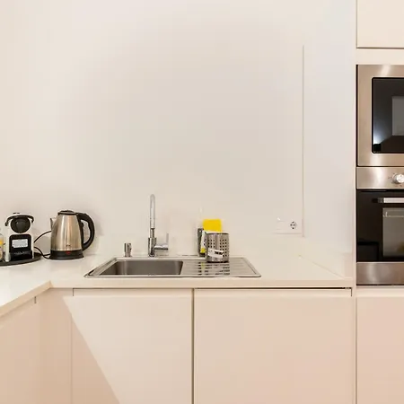 Amplio A 5 Min De San Luis, Luminoso Y Comodo סביליה