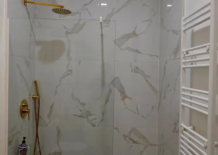 Apartmán Amplio A 5 Min De San Luis, Luminoso Y Comodo Sevilla